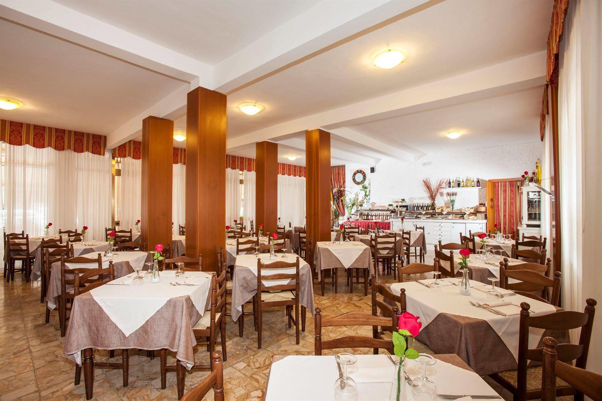 Hotel Nazionale Lido di Jesolo Exterior foto